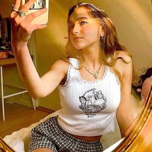 White fairy 🧚‍♀️ lace trim tank top